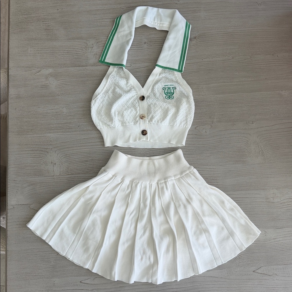 WISKII Tennis style Top + Knit Pleated Skirt Size small